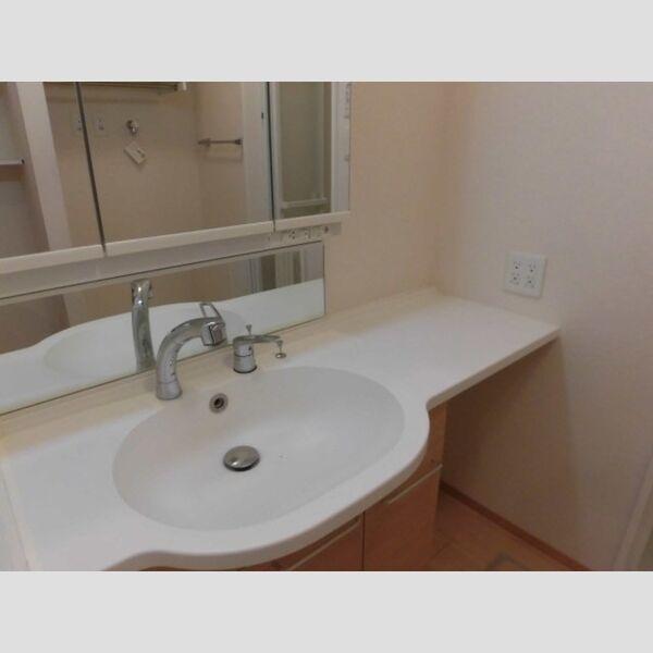 洗面所 (102　洗面所)