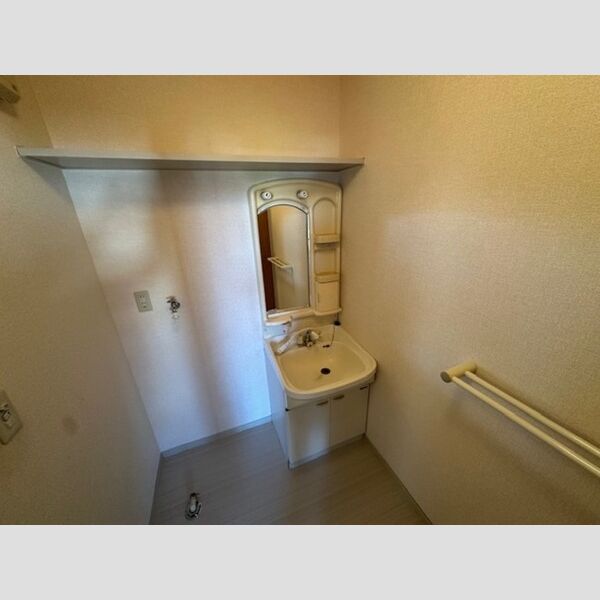 洗面所 (洗髪洗面化粧台)