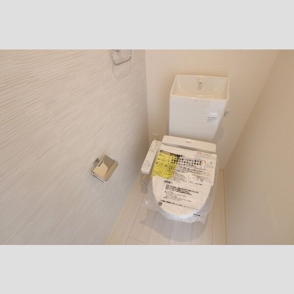 トイレ (107 　温水洗浄暖房便座)