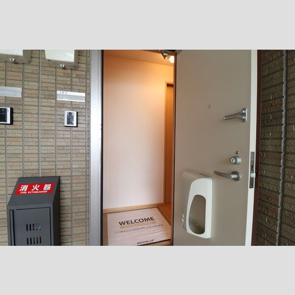 玄関 (202 玄関)