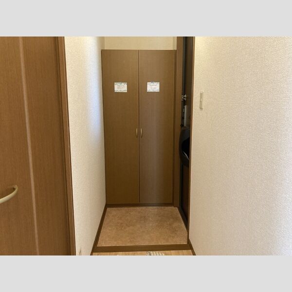 玄関 (シューズクローク)