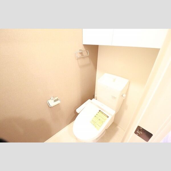 トイレ (302　温水洗浄暖房便座)