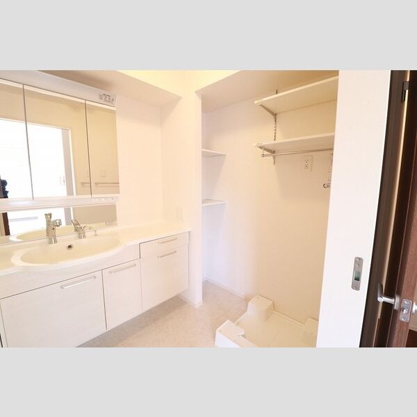 洗面所 (302　脱衣所)