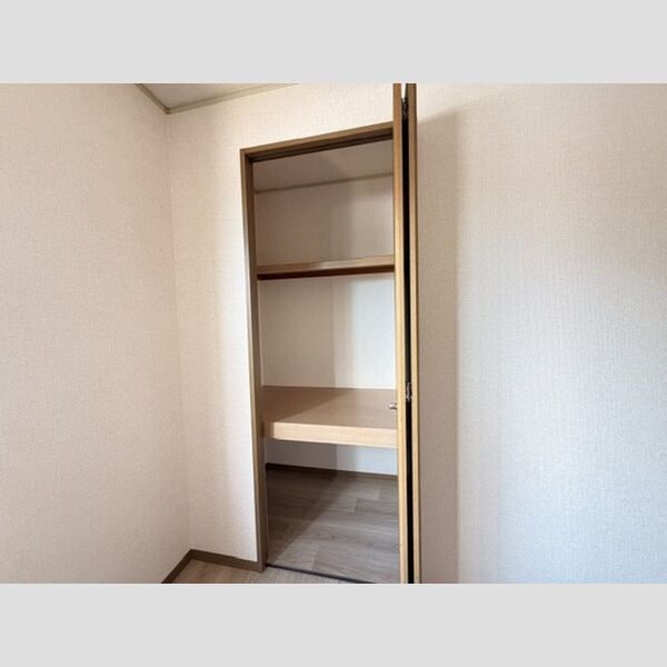 収納 (物入)