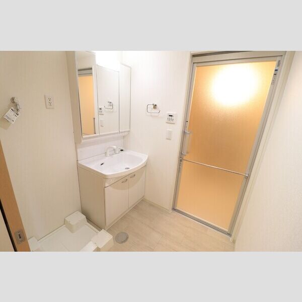 洗面所 (405　洗面所)