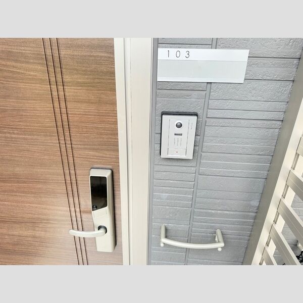 その他 (103　玄関)