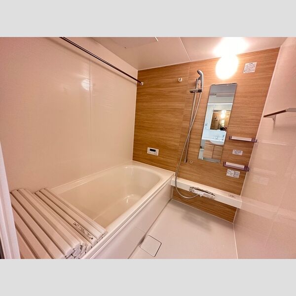 バス (浴室乾燥機付きバスルーム)