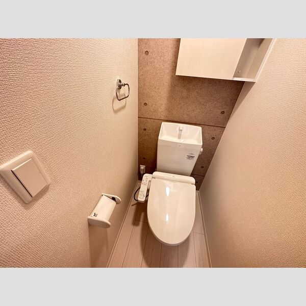 トイレ (温水洗浄便座♪)