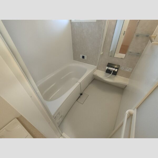 バス (205号室浴室)