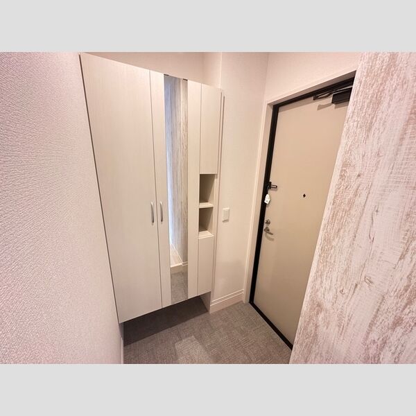 玄関 (A棟102　玄関)