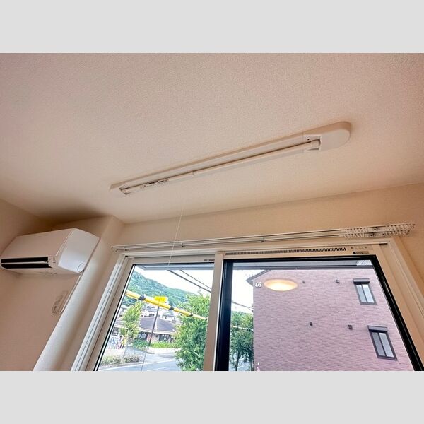 その他 (室内物干し)