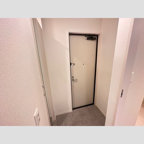 玄関 (A棟205　玄関)