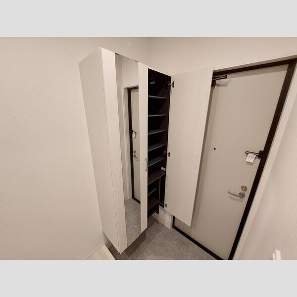 玄関 (B棟101　玄関)