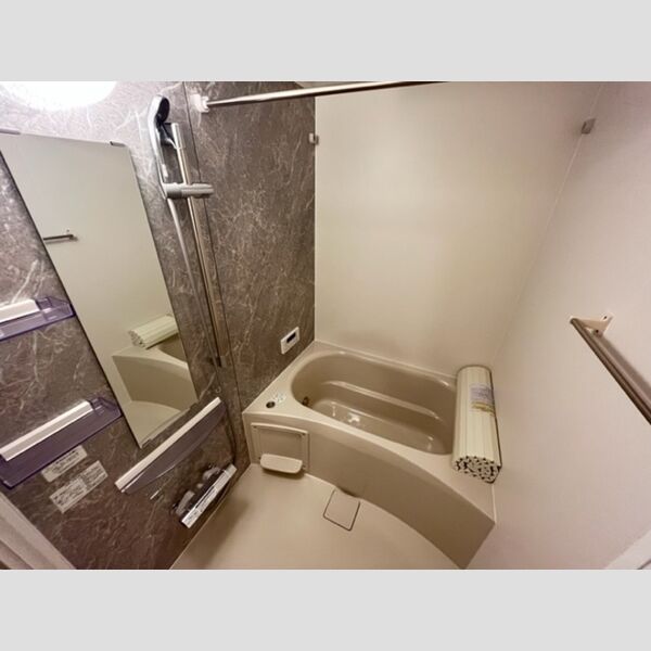 バス (202　浴室)