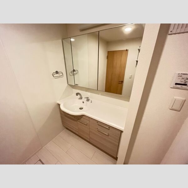 洗面所 (202　洗面所)