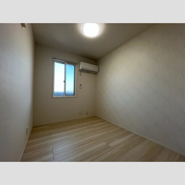 その他 (302 洋室)
