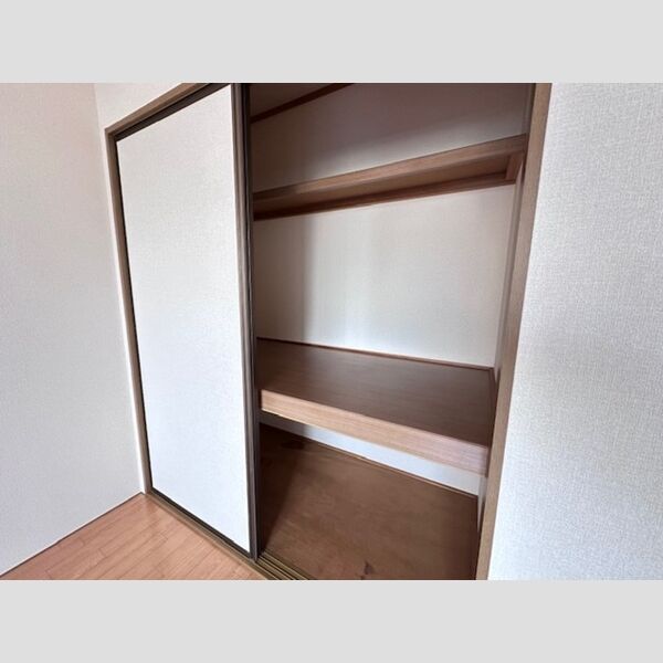 その他 (押入)