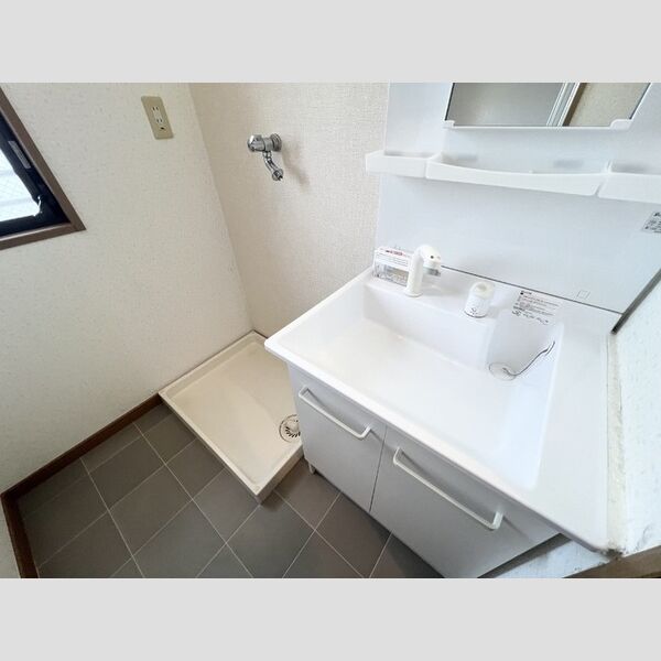 洗面所 (301　洗面所)