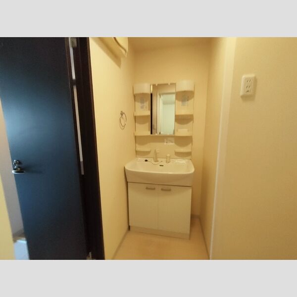 洗面所 (301　洗面室)