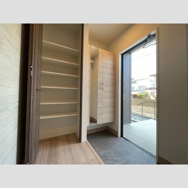 玄関 (D-ROOM守恒 A101 玄関)