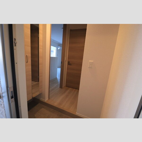 玄関 (ストレイト葛葉　　101　玄関)