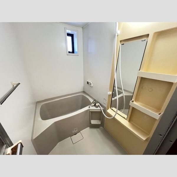 バス (102　浴室)