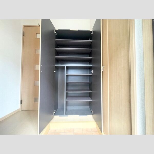 玄関 (シューズボックス)