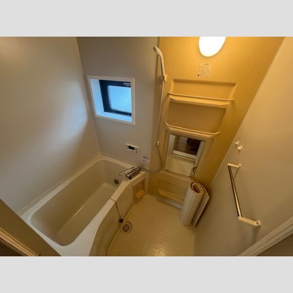 バス (201　浴室)