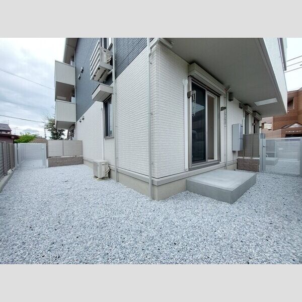 その他 (Dルーム下富野　102　専用庭)