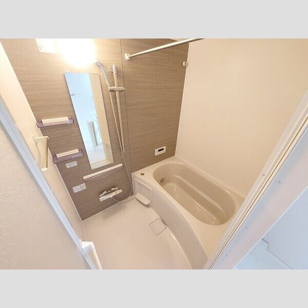 バス (Dルーム下富野　102　浴室)