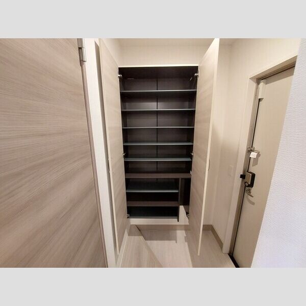 収納 (Dルーム下富野　102　シューズボックス)