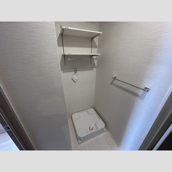 その他 (DーROOM中井202　洗濯機置き場)