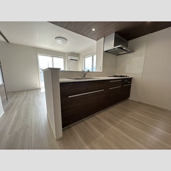 玄関 (DーROOM中井202　キッチン)