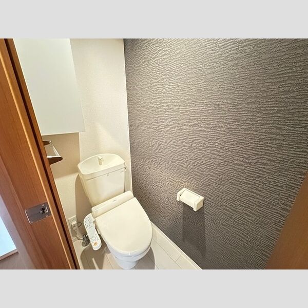 トイレ (温水洗浄暖房便座)