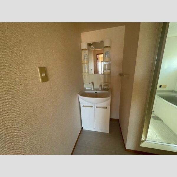 洗面所 (洗髪洗面化粧台)