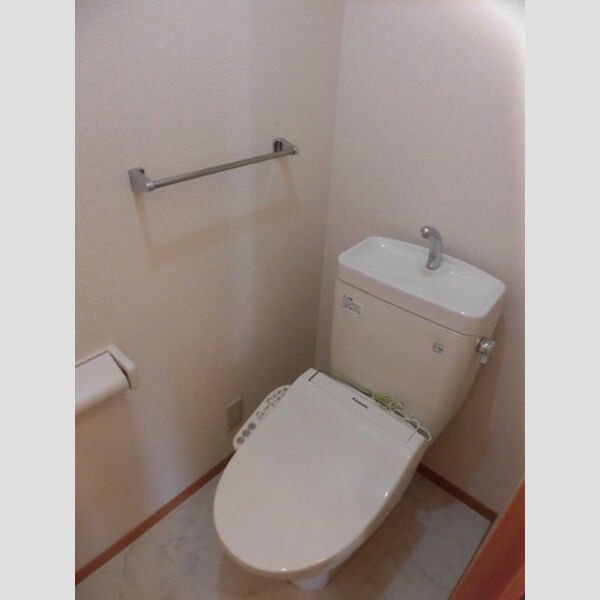 トイレ (トイレ)