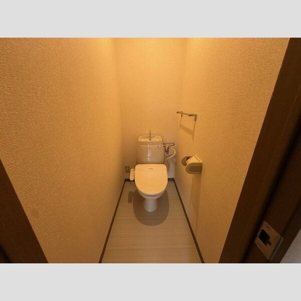 トイレ (温水洗浄暖房便座)