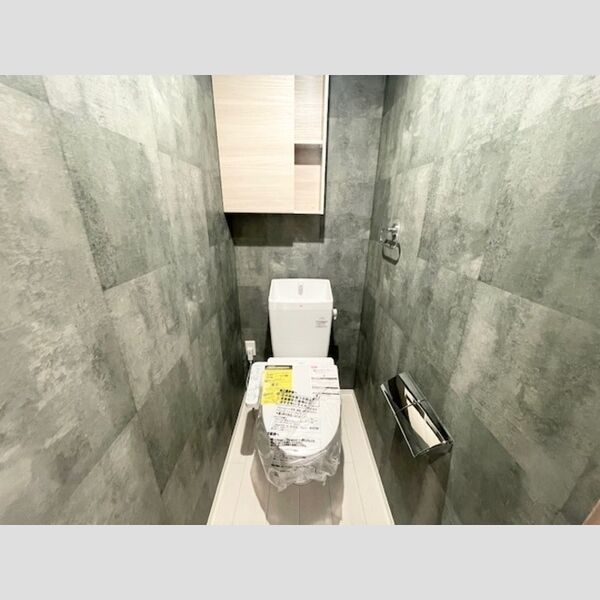 トイレ (温水洗浄暖房便座)