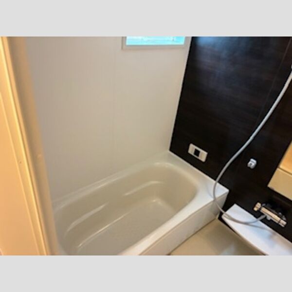 バス (201　浴室)