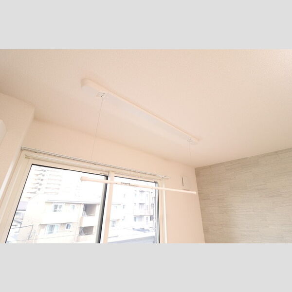 その他 (室内物干し)