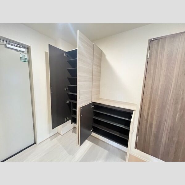 玄関 (シューズボックス)