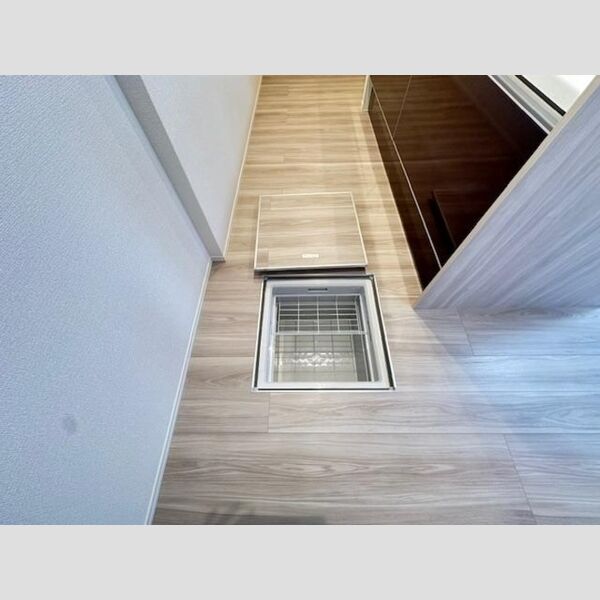 その他 (床下収納)