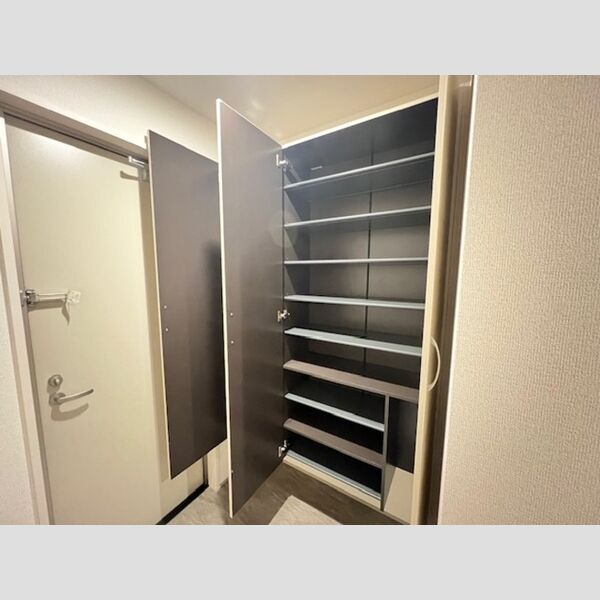 玄関 (シューズボックス)