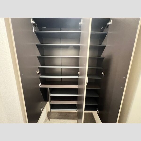 玄関 (シューズボックス)