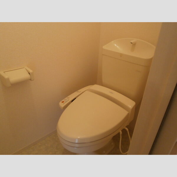 トイレ (トイレ)