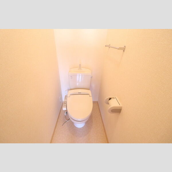 トイレ (トイレ)