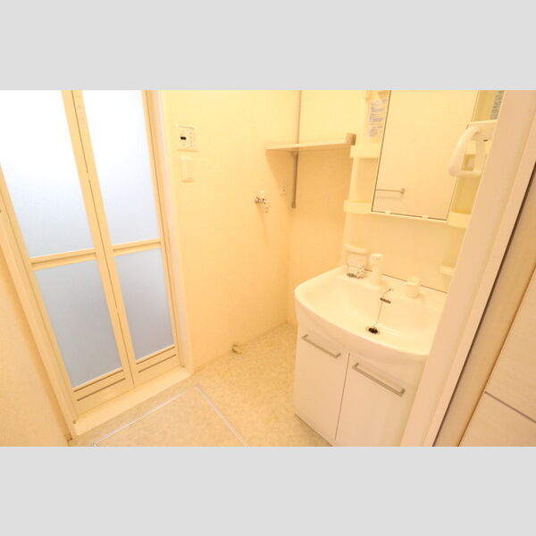 洗面所 (洗髪洗面化粧台)