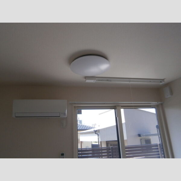 居室・リビング (LED照明・エアコン・室内物干し)