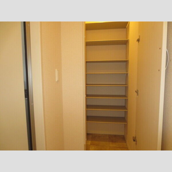 収納 (202　玄関収納)