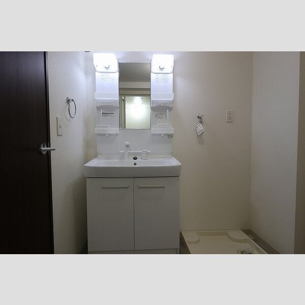 洗面所 (105　洗面所)